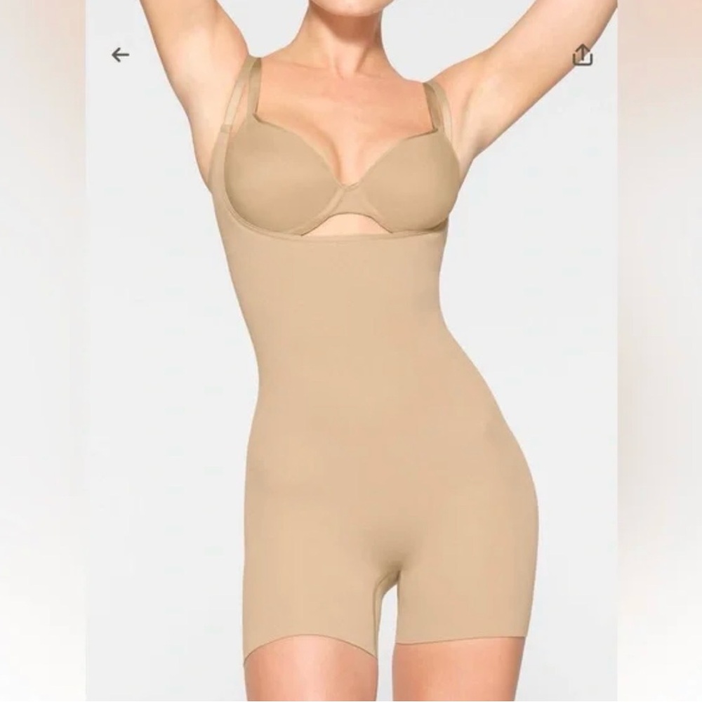 SKIMS Open Bust Shortie Bodysuit NWOT
